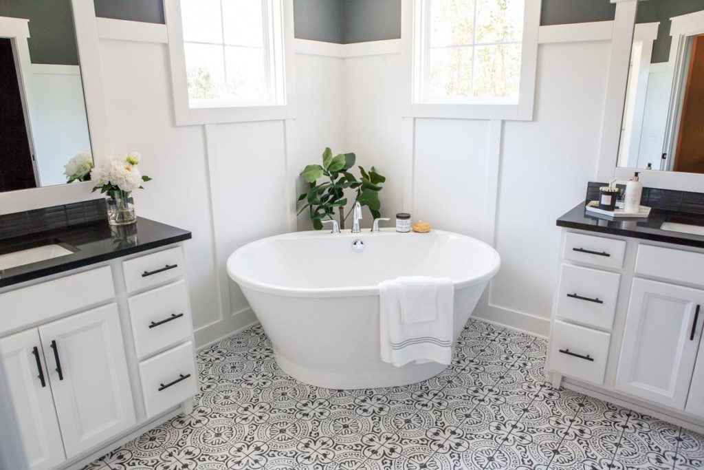 Interior Element-Wall Treatment-Wainscot-Short