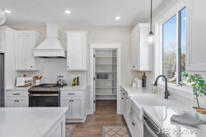 KITCHEN_ASTORIA_JTB HOMES 2021