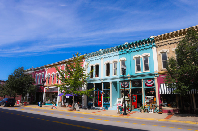 streetscape of Lowell, Michigan