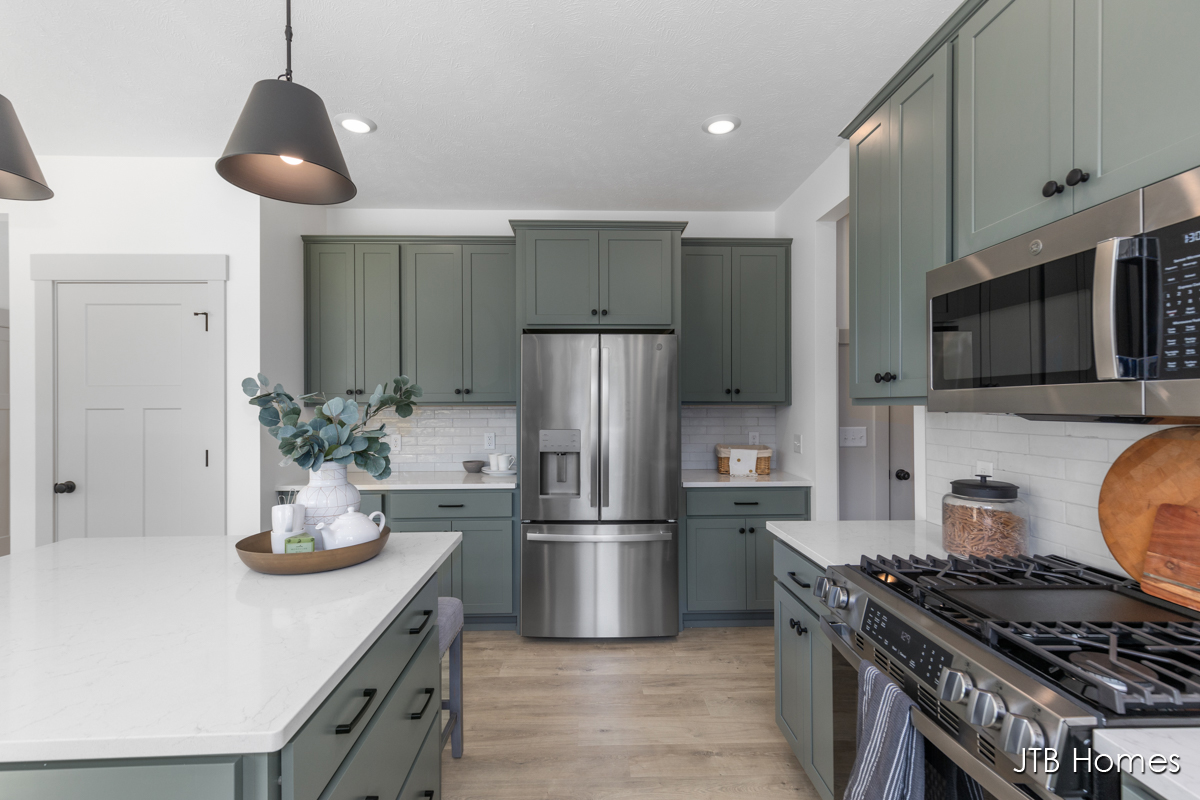 KP6_Redwood_ Kitchen_7.25