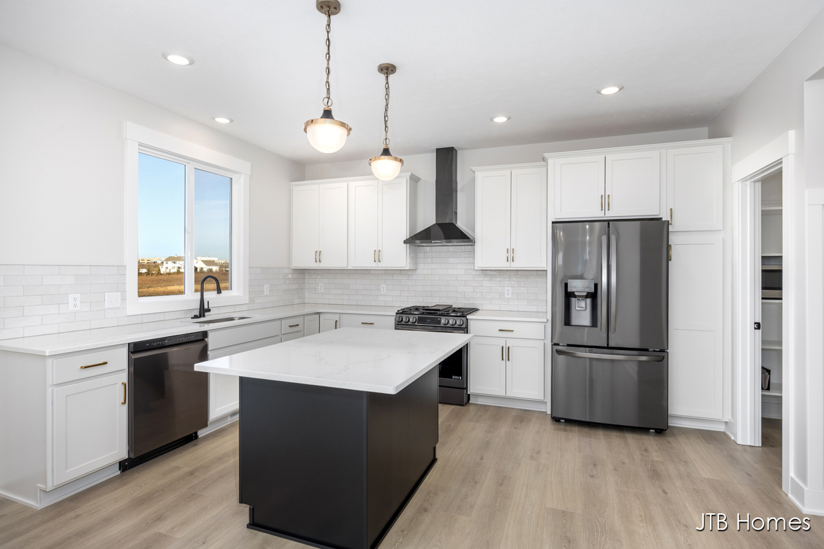 29 KM_Cedarwood_Kitchen_1.26