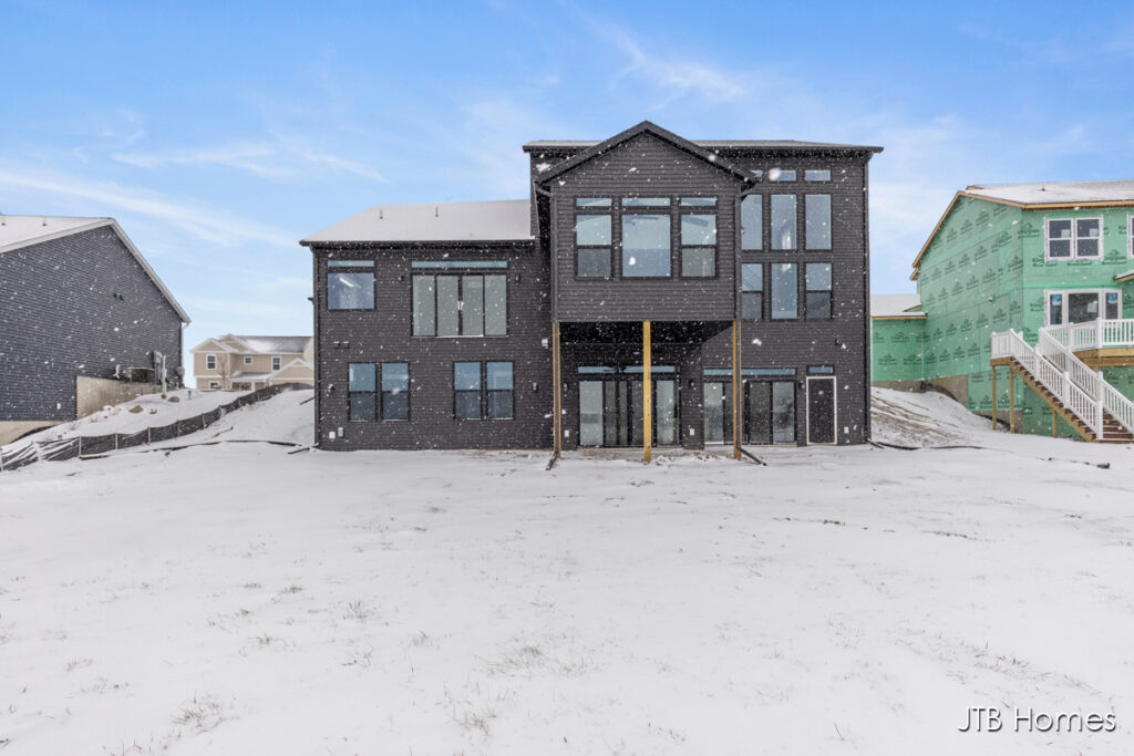 60 PW_Chestnut_Exterior (3)