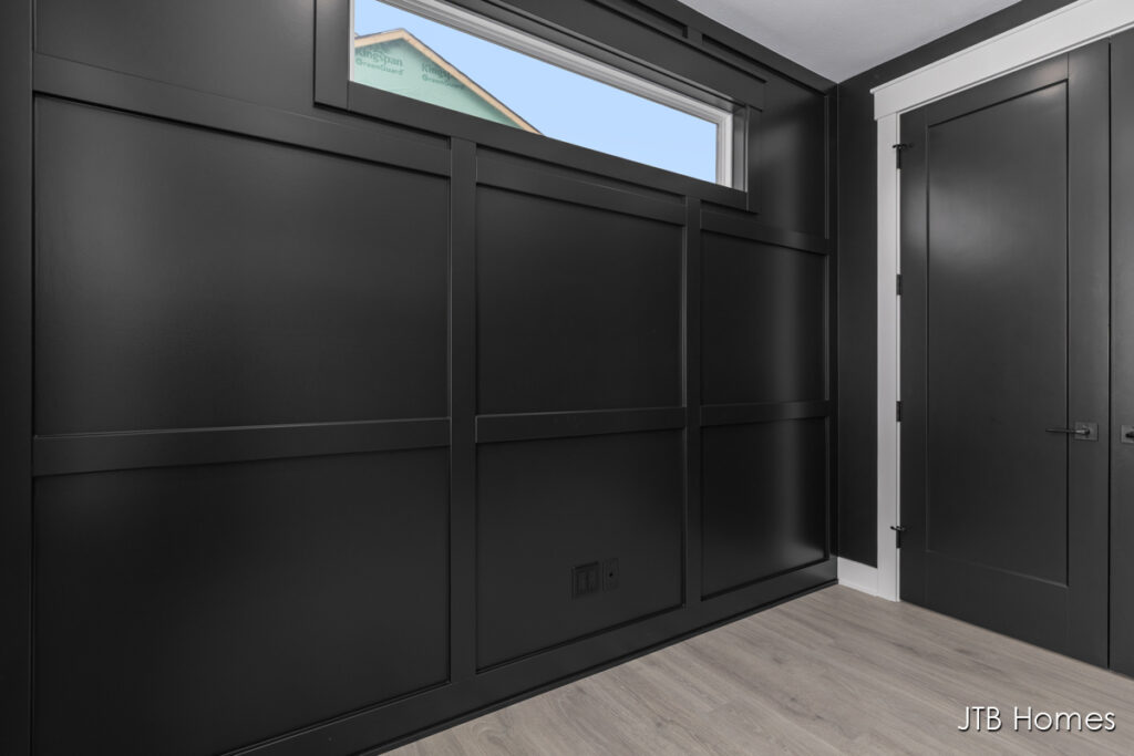 60 PW_Chestnut_Flex Room2_2.26