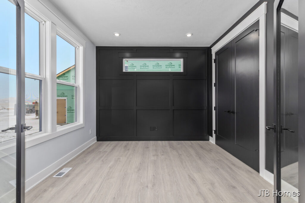 60 PW_Chestnut_Flex Room_2.26