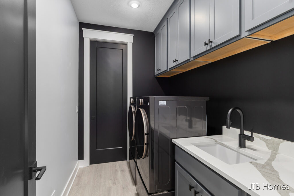 60 PW_Chestnut_Laundry Room_2.26