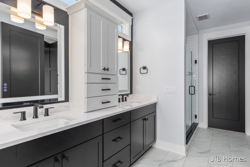 60 PW_Chestnut_Primary Bathroom2_2.26