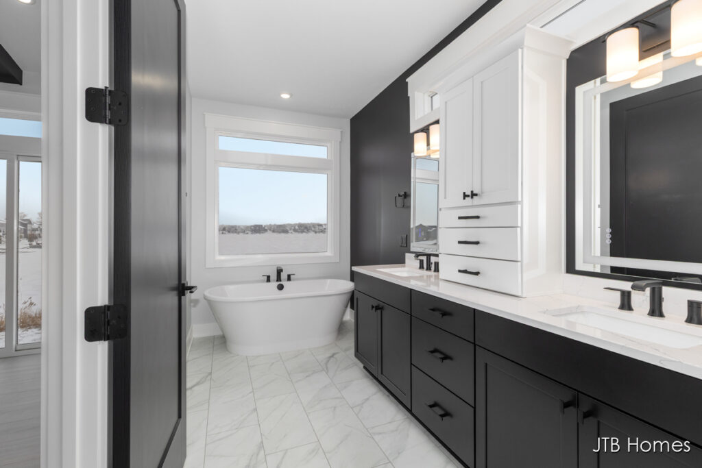 60 PW_Chestnut_Primary Bathroom_2.26