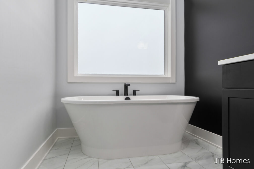 60 PW_Chestnut_Primary Bathtub_2.26