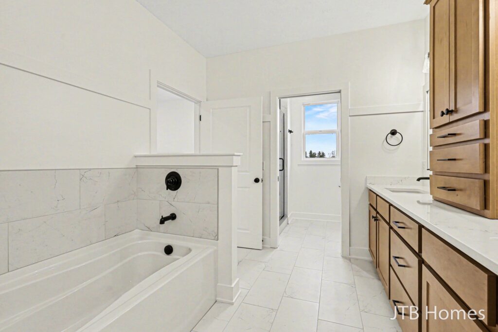 250 RS_Camden_Primary Bathroom2